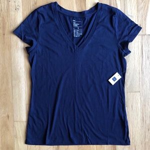 Gap Essential V-Neck